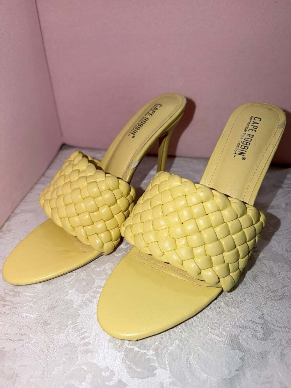 Cape Robbin Anson Yellow Woven High Heel Mules Size 10 PY8278